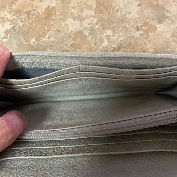 BURBERRY WALLET IS GREAT CONDITION SOFT LEATHER AND TYPICAL CANVAS BURBERRY! - Picture 11 of 14